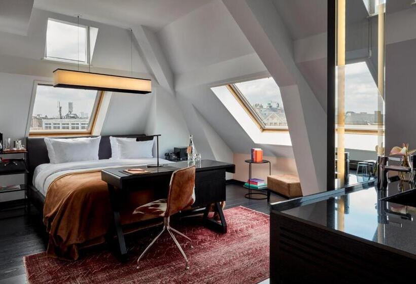 اتاق لوکس, Sir Albert Hotel, Part Of Sircle Collection