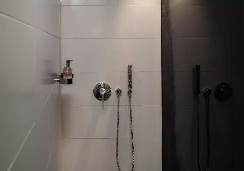 Deluxe Suite, Sir Albert Hotel, Part Of Sircle Collection