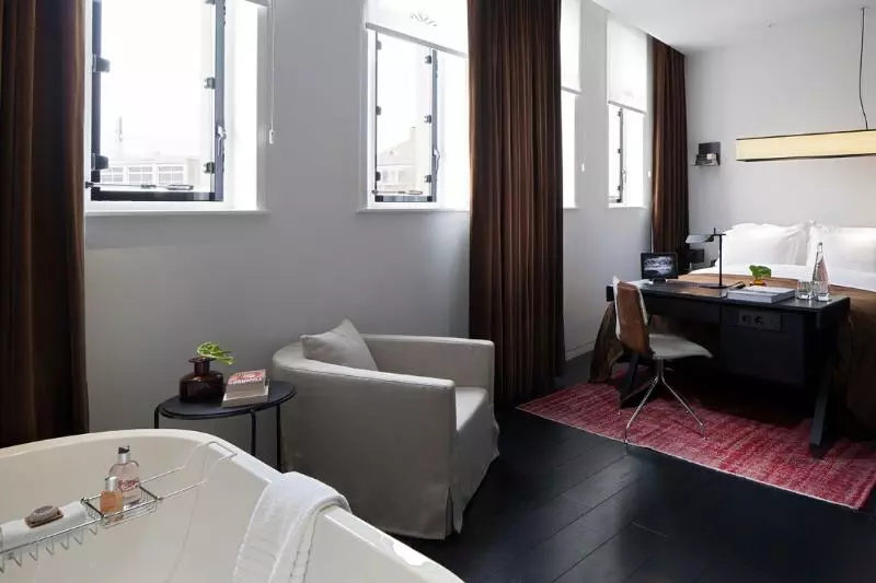 Deluxe Suite, Sir Albert Hotel, Part Of Sircle Collection