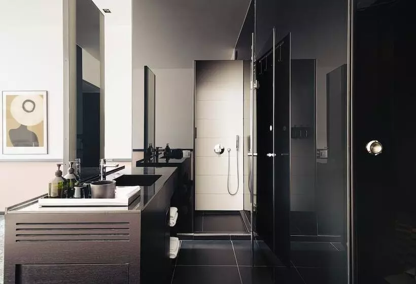 Deluxe Room, Sir Albert Hotel, Part Of Sircle Collection
