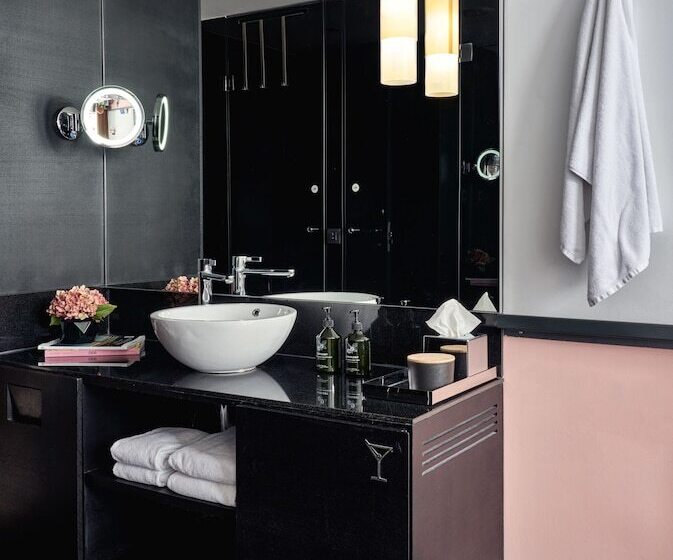 اتاق لوکس, Sir Albert Hotel, Part Of Sircle Collection