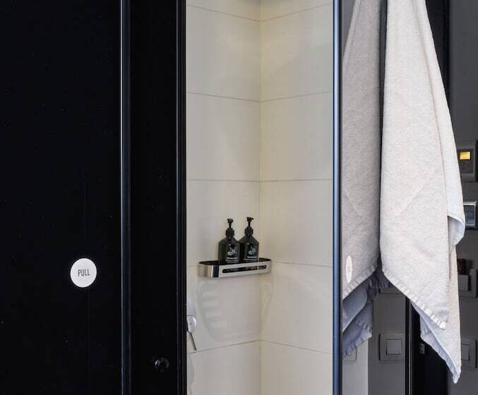 اتاق لوکس, Sir Albert Hotel, Part Of Sircle Collection