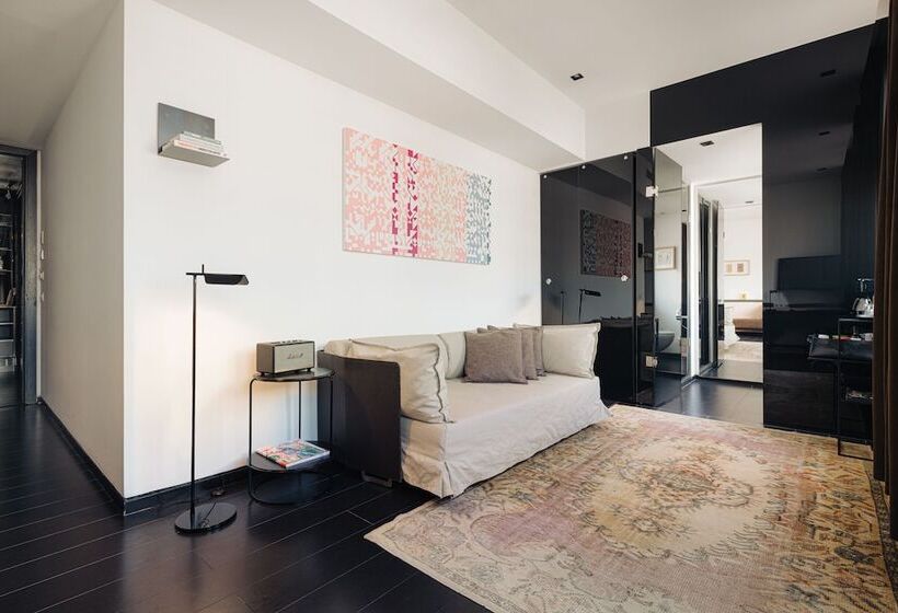 اتاق استاندارد, Sir Albert Hotel, Part Of Sircle Collection