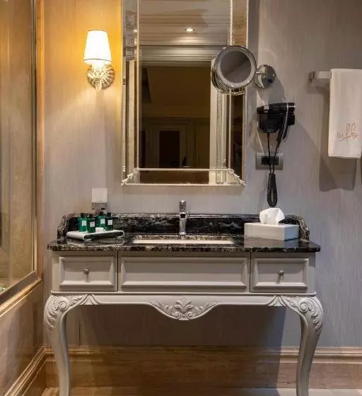 Suite, Mfb Tarabya