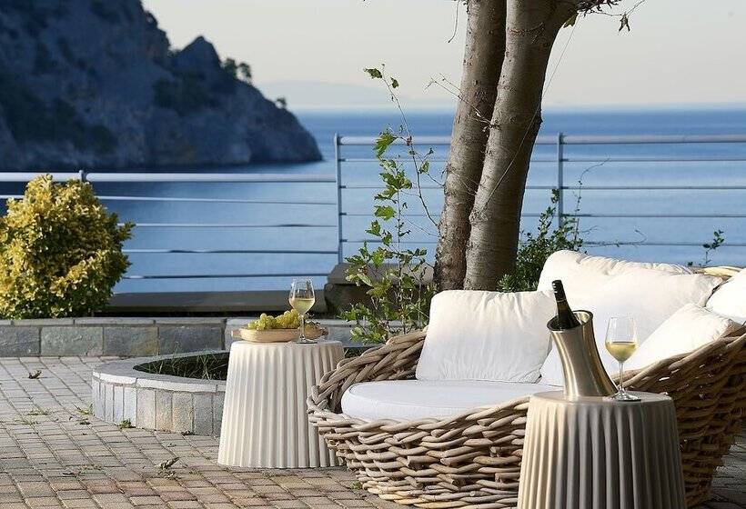 سوییت با چشم‌انداز دریا, Xenia Residence & Suites