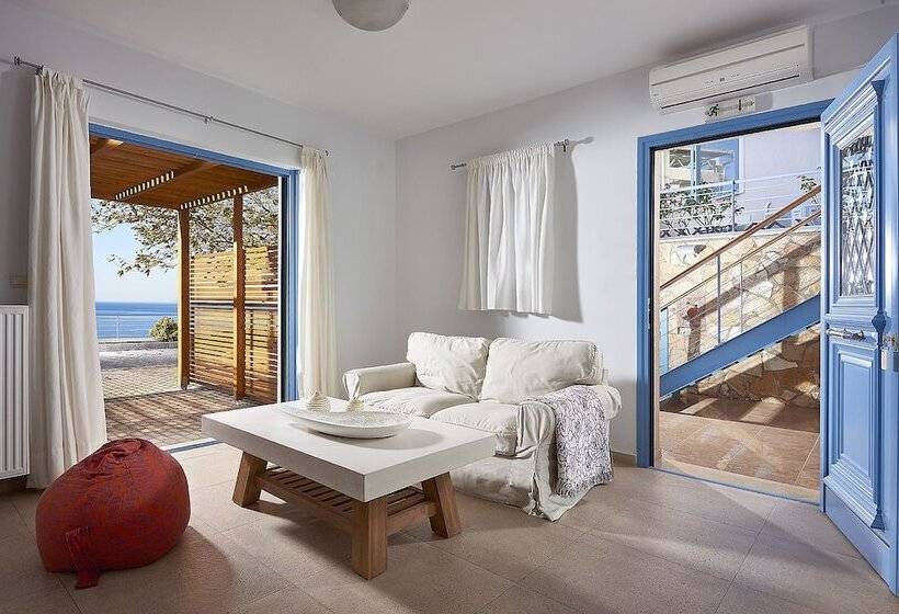 سوییت با چشم‌انداز دریا, Xenia Residence & Suites