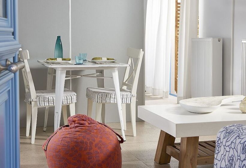 سوییت با چشم‌انداز دریا, Xenia Residence & Suites