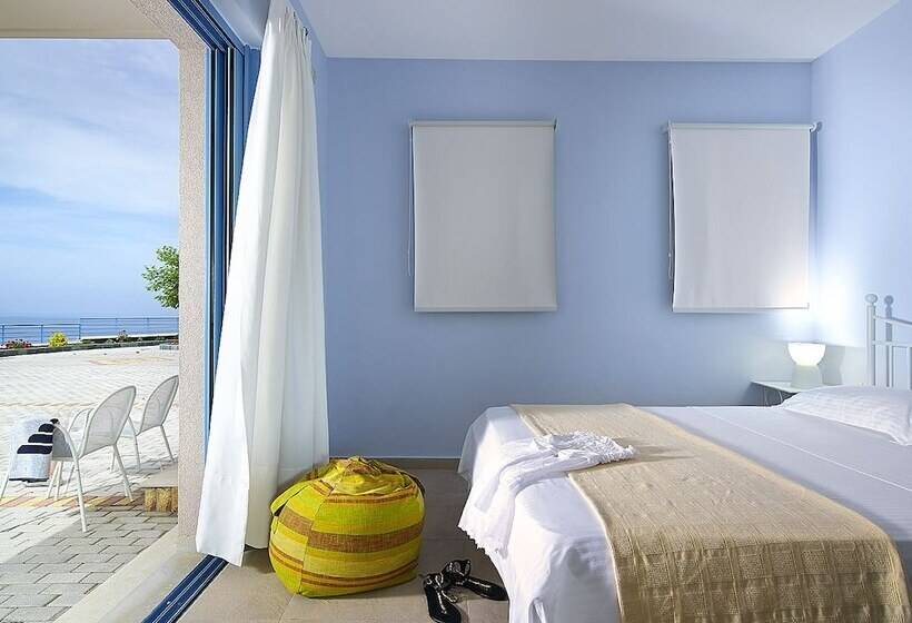 سوییت با چشم‌انداز دریا, Xenia Residence & Suites