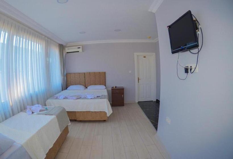 スタンダードトリプルルーム, Yasmin