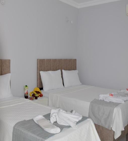 スタンダードトリプルルーム, Yasmin