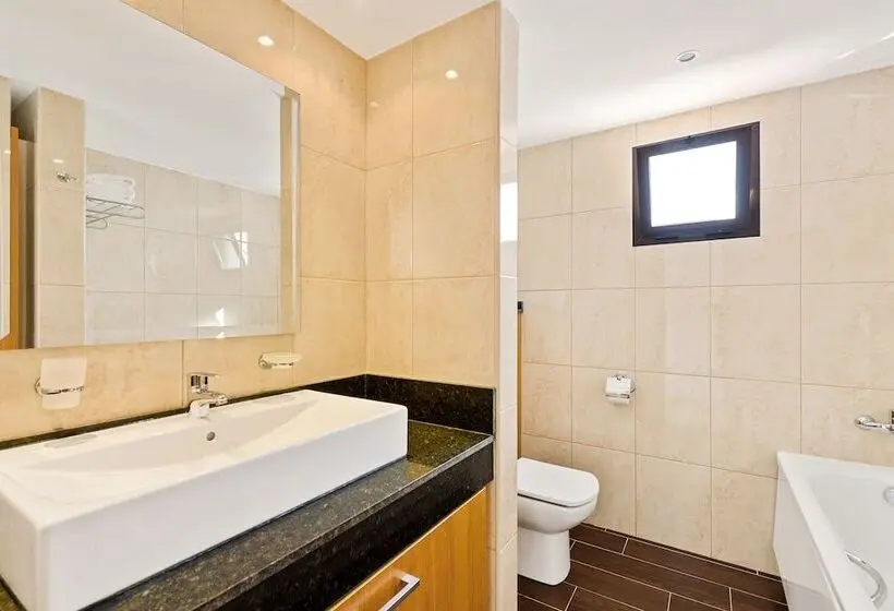 Superior 2-bedroom flat with sea view, Macdonald La Ermita Resort