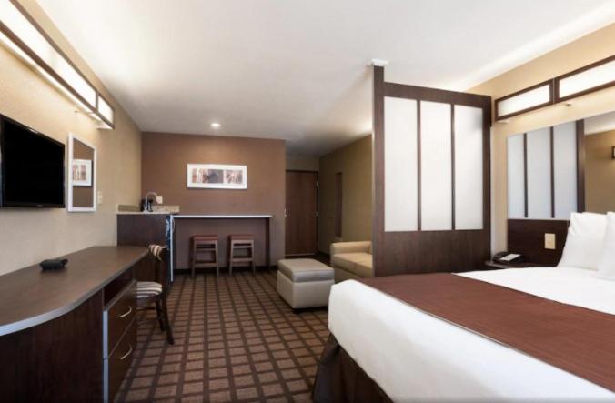 إستوديو قياسى, Sonesta Essential Gonzales Tx