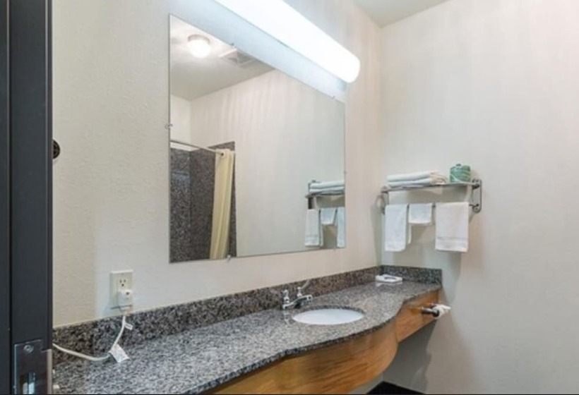 Номер Стандарт 2 Двуспальные Кровати, Budget Inn Ganado