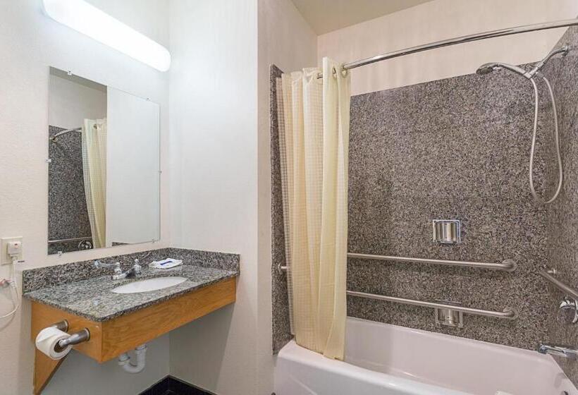 Номер Стандарт 2 Двуспальные Кровати, Budget Inn Ganado