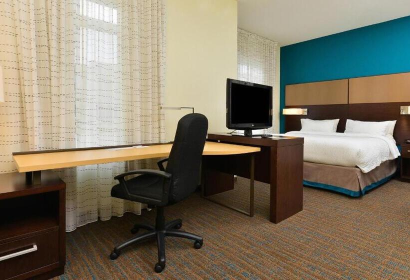 带大床的标准工作室, Residence Inn By Marriott Champaign