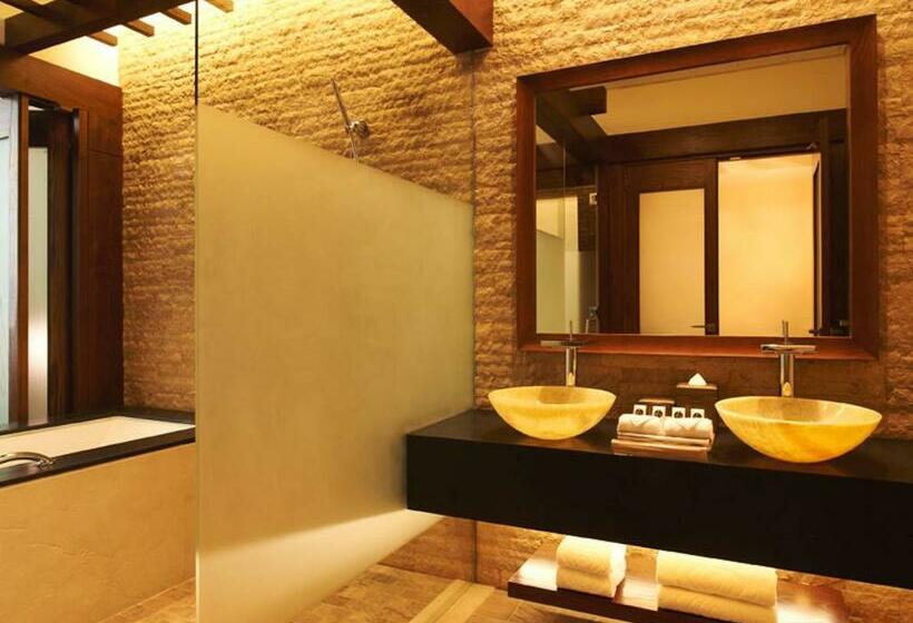 اتاق لوکس با چشم‌انداز دریا, Sofitel Dubai The Palm Resort & Spa