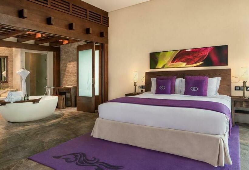 Клубный люкс с видом на море, Sofitel Dubai The Palm Resort & Spa
