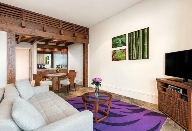 Клубный люкс с видом на море, Sofitel Dubai The Palm Resort & Spa