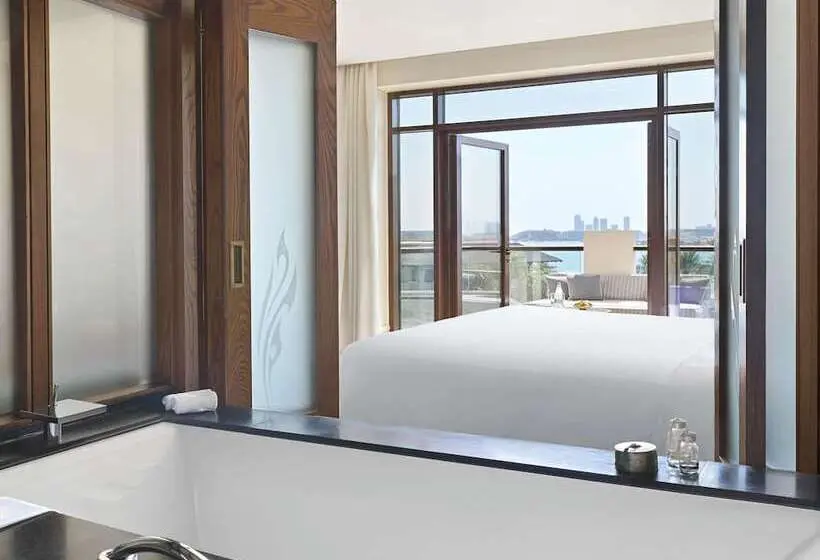 اتاق لوکس با چشم‌انداز, Sofitel Dubai The Palm Resort & Spa