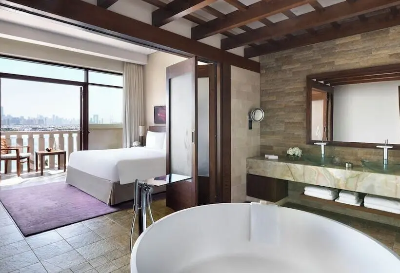 سوئیت کلاب, Sofitel Dubai The Palm Resort & Spa