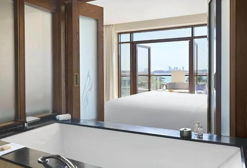 اتاق لوکس با چشم‌انداز دریا, Sofitel Dubai The Palm Resort & Spa
