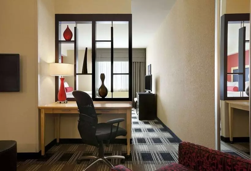 身障者適用スイートルーム, Holiday Inn Express Miami Airport Blue Lagoon Area, An Ihg