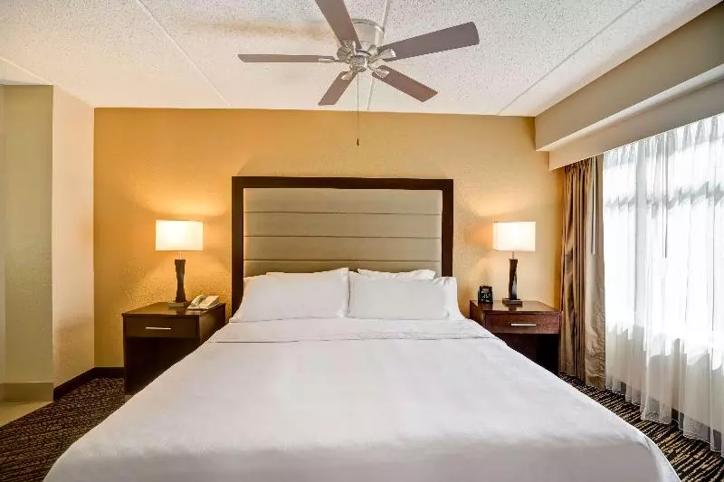 身障者適用スイートルーム, Holiday Inn Express And Suites Schulenburg, An Ihg