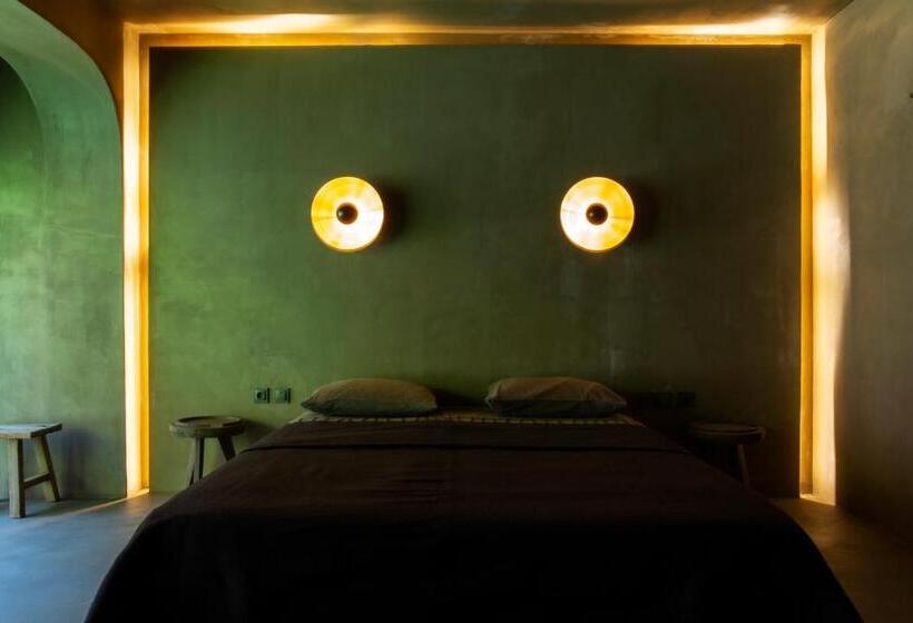 غرفة قياسية مطلّة علي الحديقة, Life Gallery