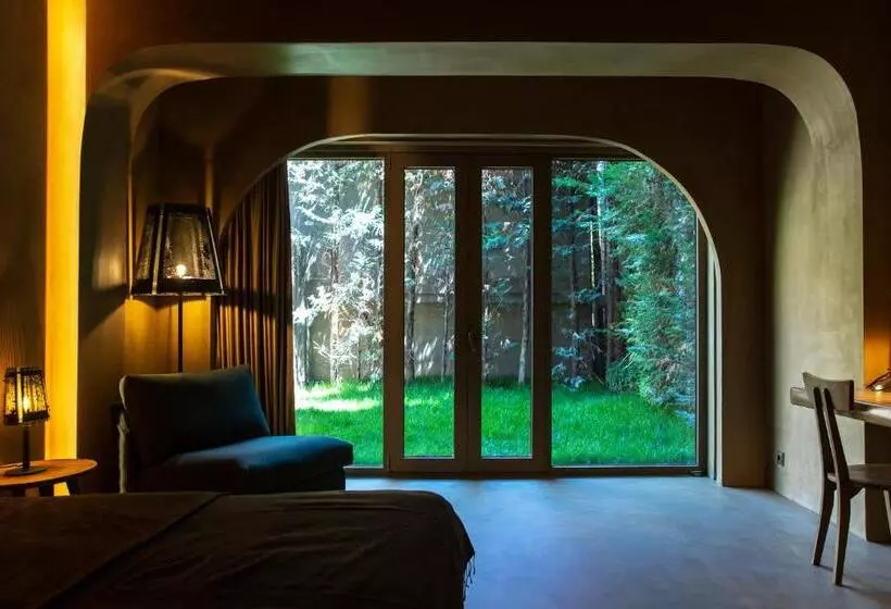 اتاق استاندارد با چشمانداز باغ, Life Gallery