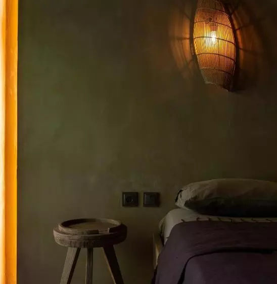 اتاق استاندارد با چشمانداز باغ, Life Gallery