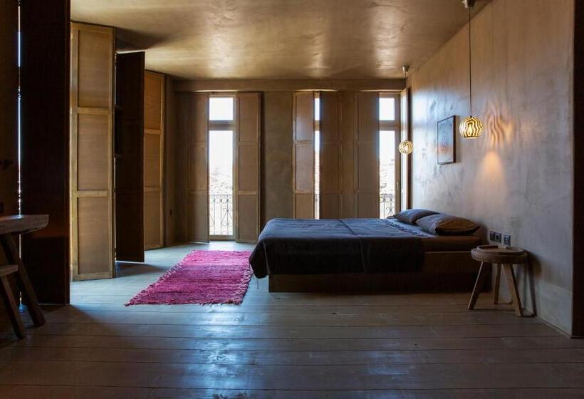 غرفة قياسية, Life Gallery