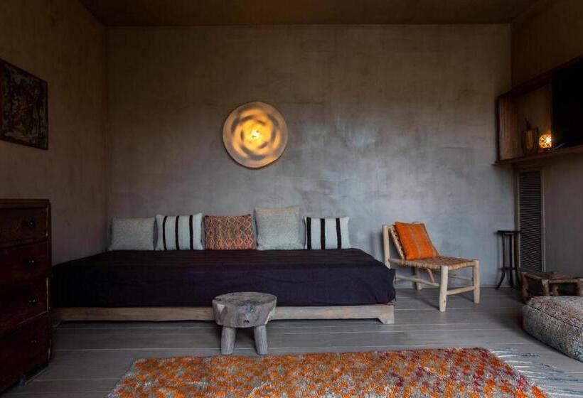 جناح عائلي, Life Gallery