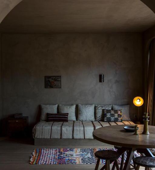 جناح عائلي, Life Gallery