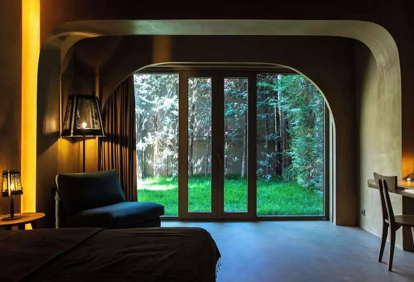اتاق استاندارد با چشمانداز باغ, Life Gallery