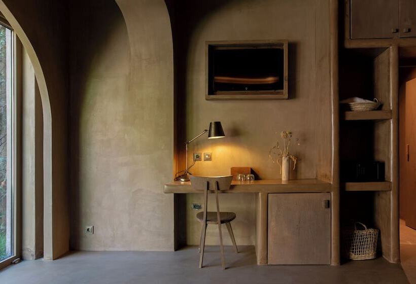 غرفة قياسية مطلّة علي الحديقة, Life Gallery