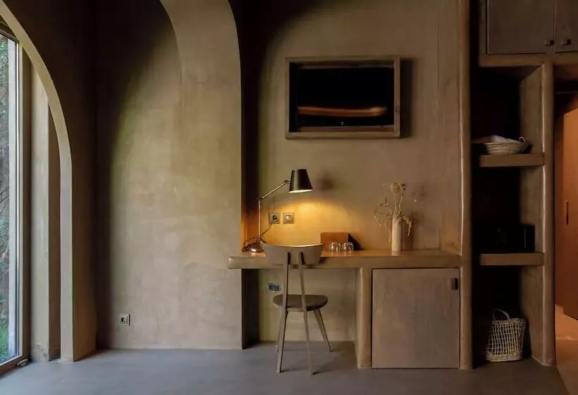 اتاق استاندارد با چشمانداز باغ, Life Gallery
