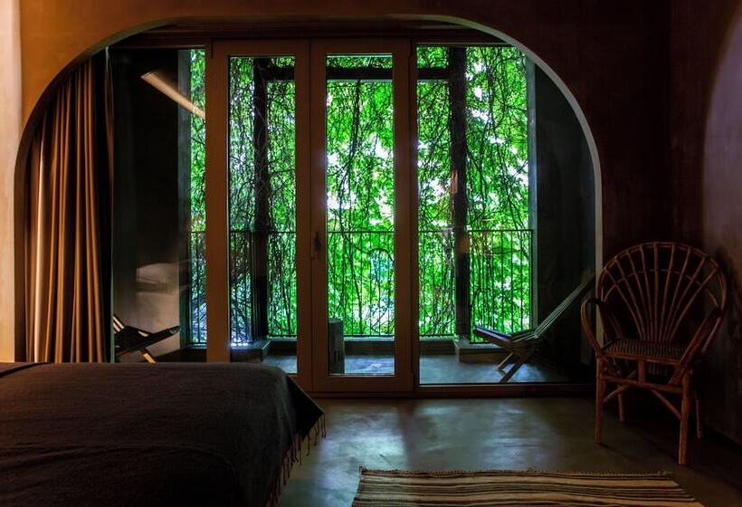 غرفة قياسية, Life Gallery