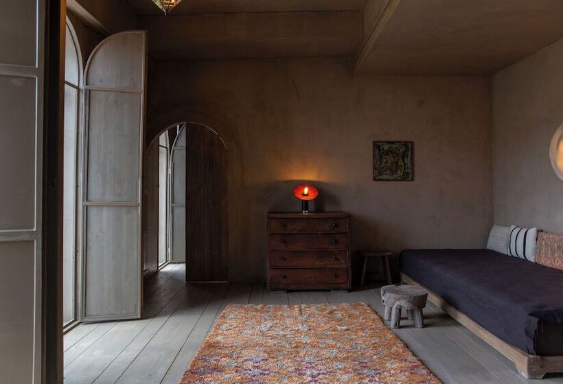 جناح عائلي, Life Gallery