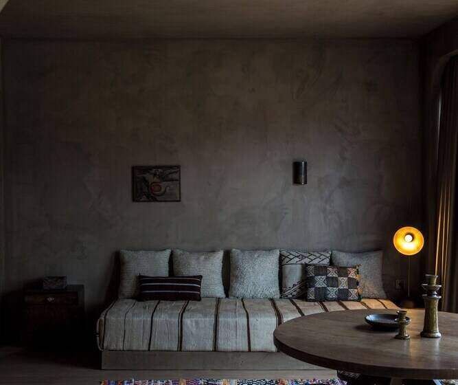 جناح عائلي, Life Gallery