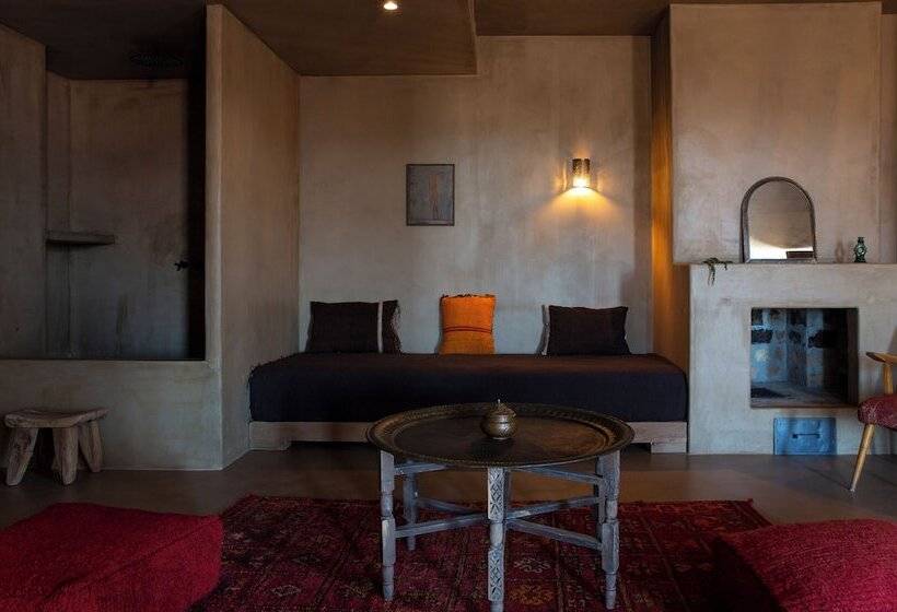 غرفة ديلوكس ثلاثية, Life Gallery