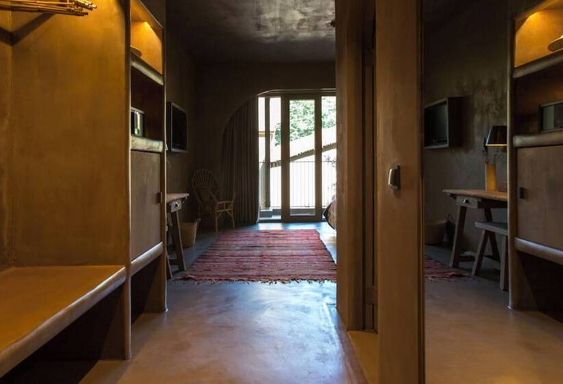 غرفة قياسية داخلية, Life Gallery