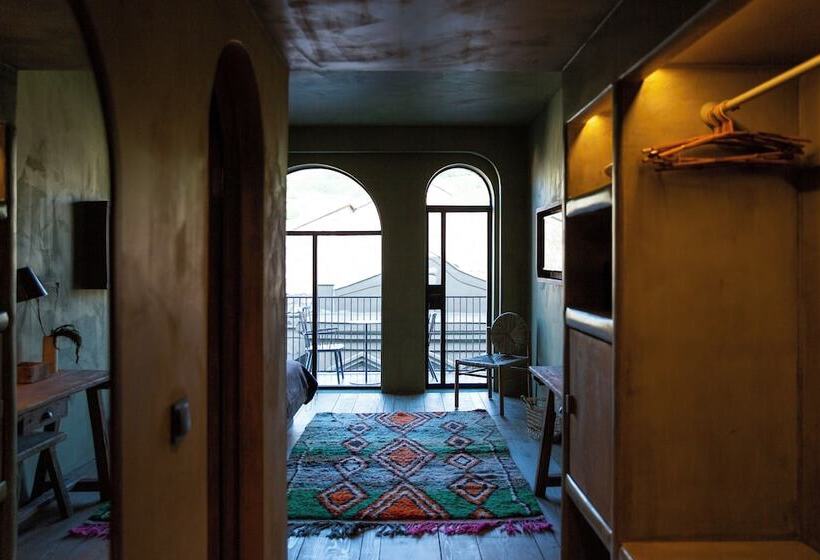 غرفة قياسية ذات إطلالة, Life Gallery