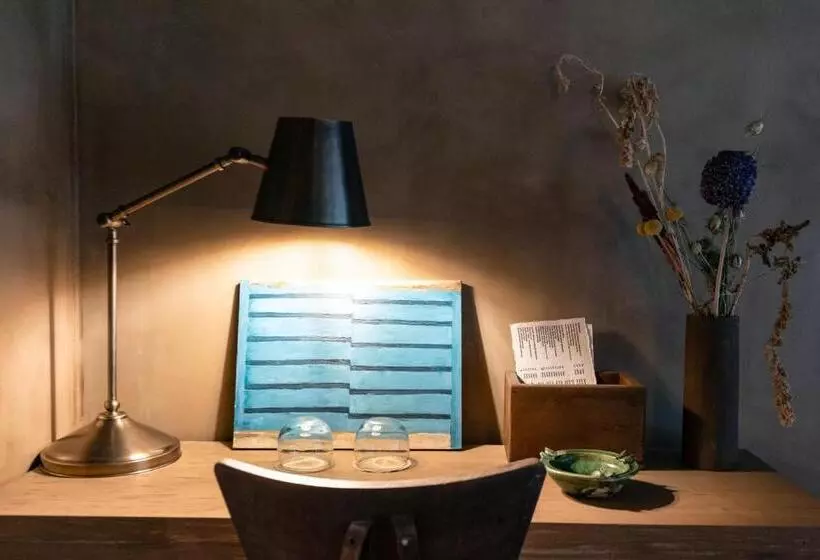 اتاق استاندارد با چشمانداز باغ, Life Gallery