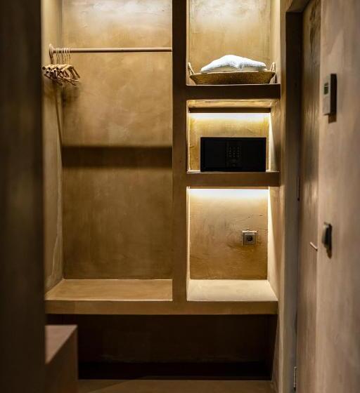 غرفة قياسية, Life Gallery