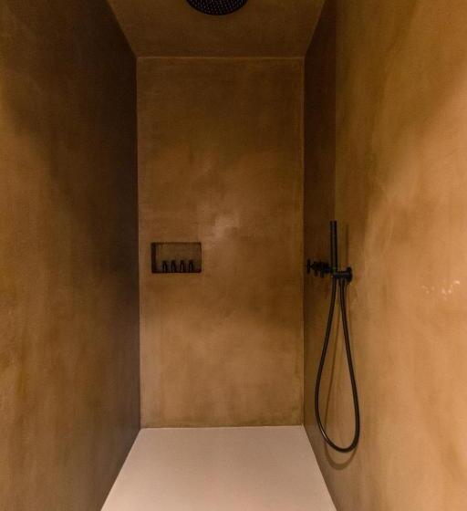 غرفة قياسية, Life Gallery