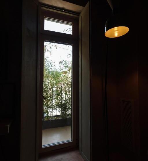 غرفة قياسية, Life Gallery