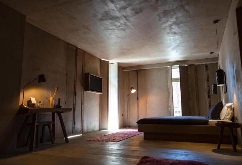 غرفة قياسية, Life Gallery