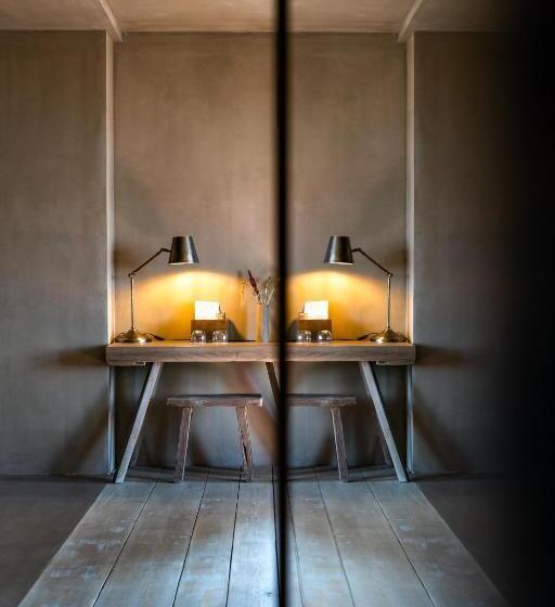 غرفة ديلوكس ثلاثية, Life Gallery