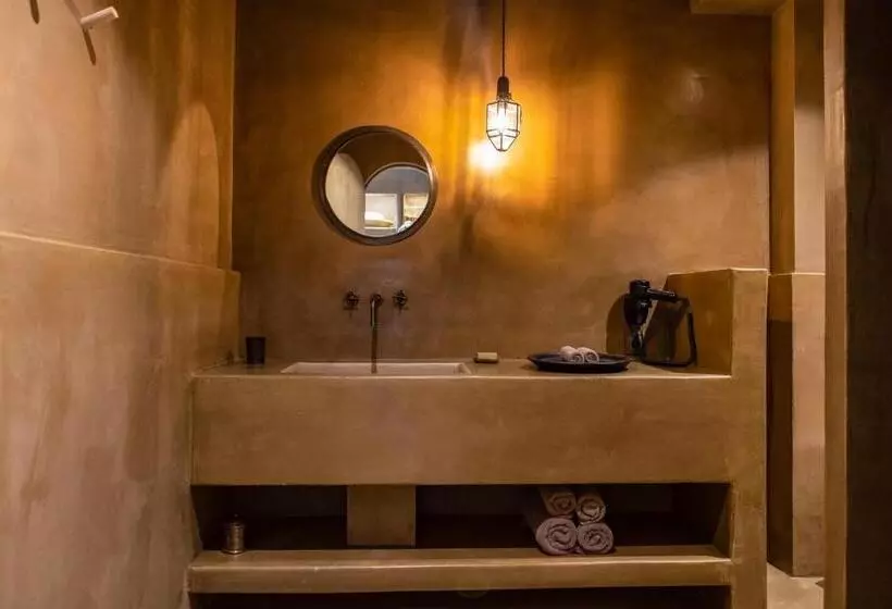 اتاق استاندارد با چشمانداز, Life Gallery