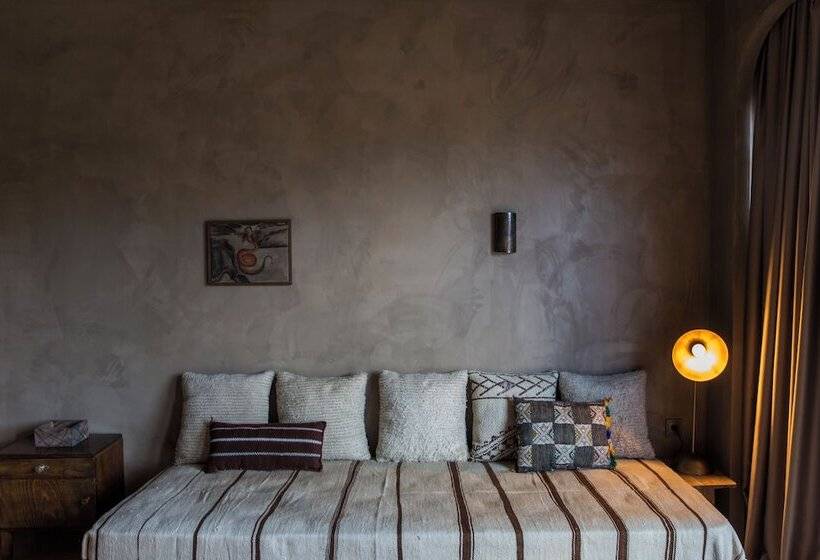 جناح عائلي, Life Gallery